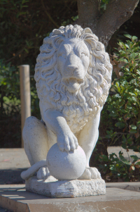 lion statue